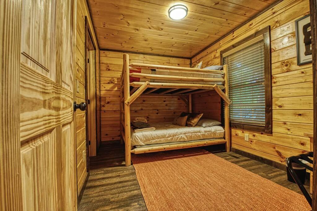 Adventure Retreat/Cabin/Pool+Hot Tub/Game Room+Theater Sevierville Exteriör bild