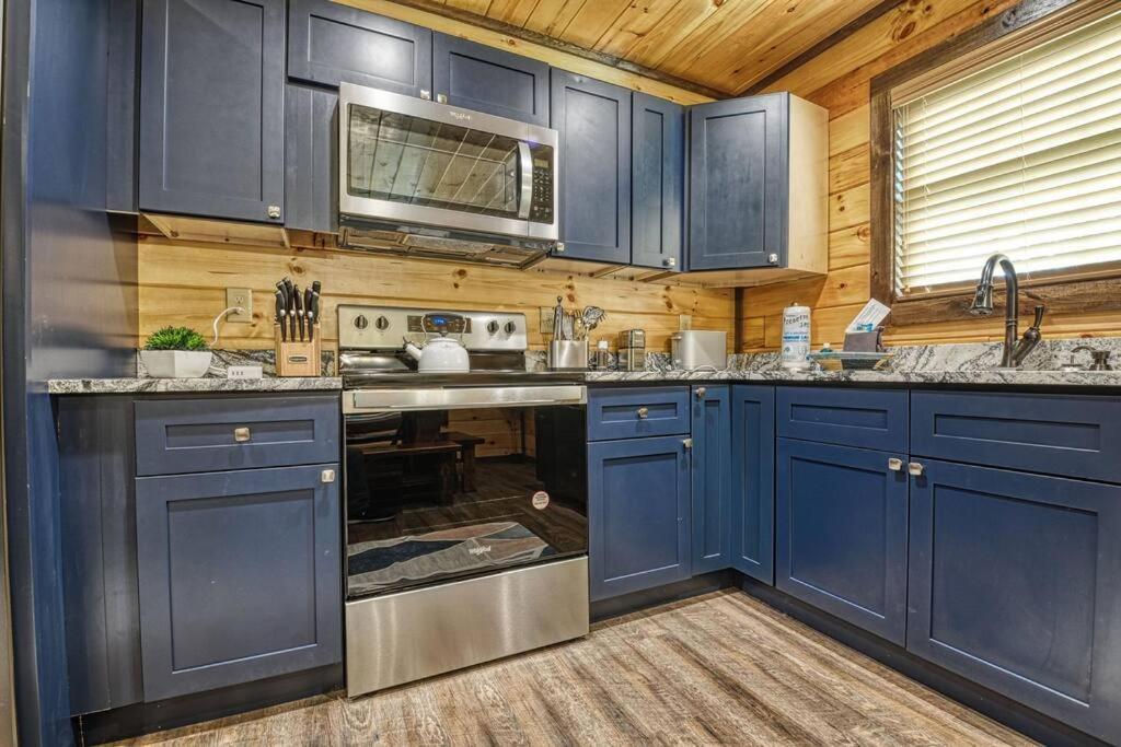 Adventure Retreat/Cabin/Pool+Hot Tub/Game Room+Theater Sevierville Exteriör bild