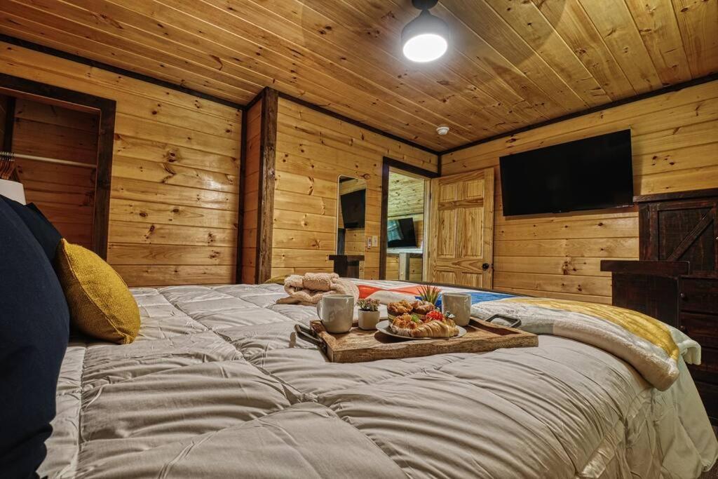 Adventure Retreat/Cabin/Pool+Hot Tub/Game Room+Theater Sevierville Exteriör bild