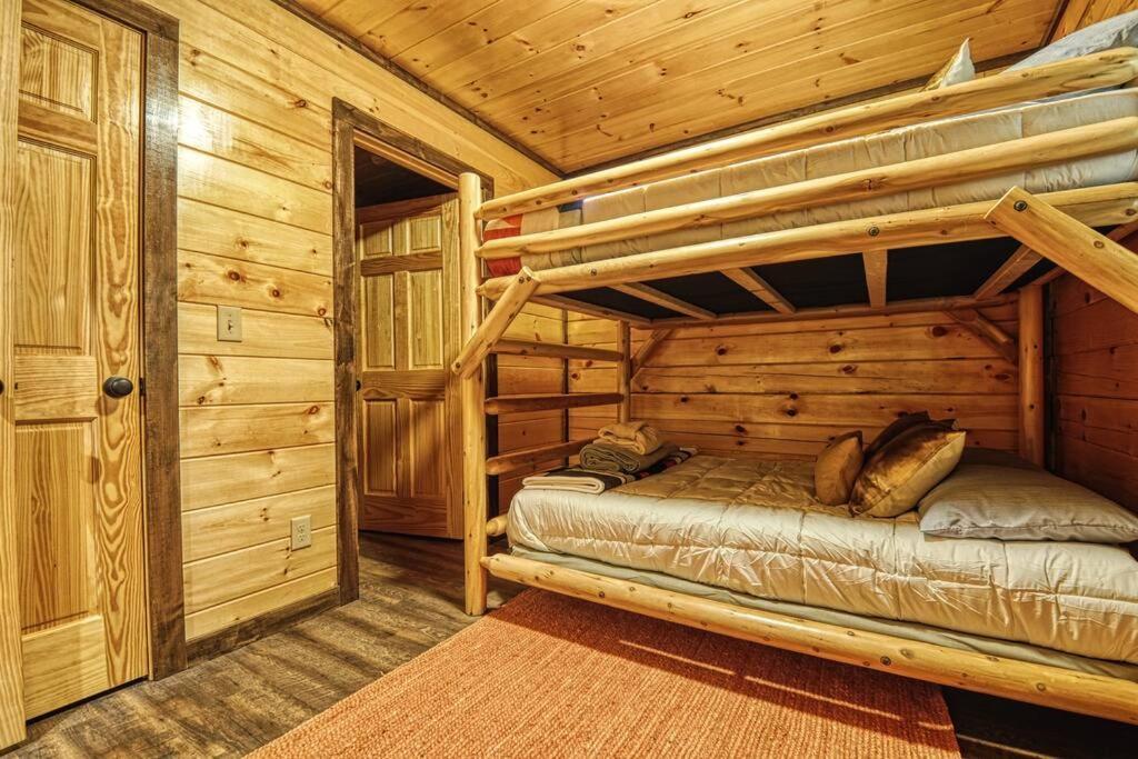 Adventure Retreat/Cabin/Pool+Hot Tub/Game Room+Theater Sevierville Exteriör bild