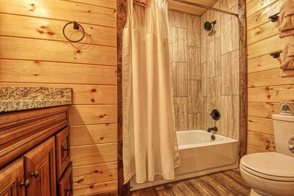 Adventure Retreat/Cabin/Pool+Hot Tub/Game Room+Theater Sevierville Exteriör bild