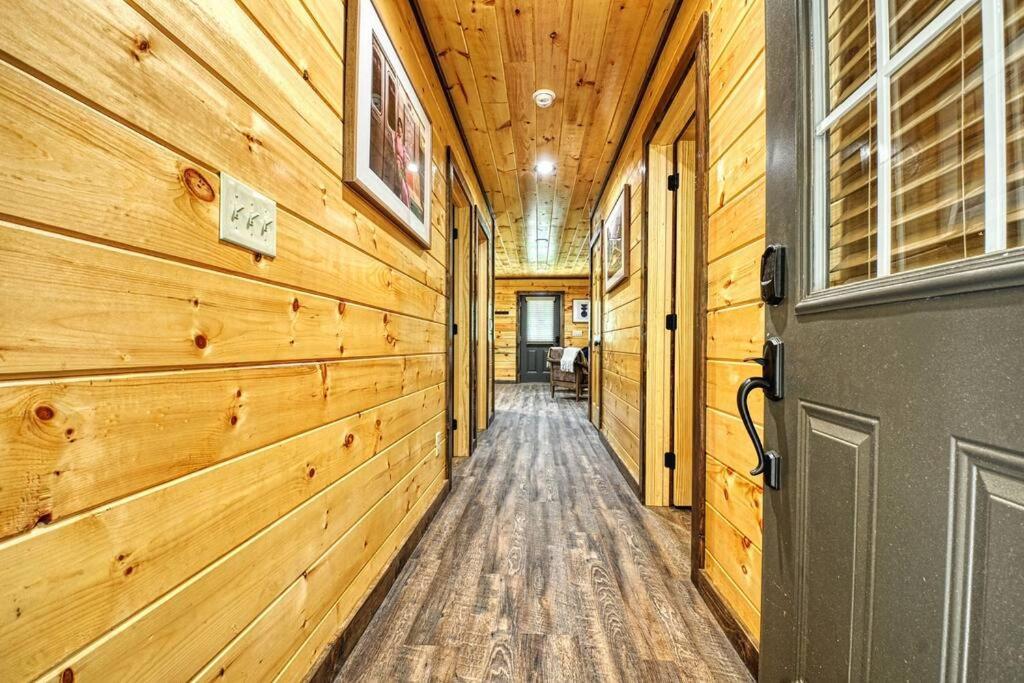 Adventure Retreat/Cabin/Pool+Hot Tub/Game Room+Theater Sevierville Exteriör bild